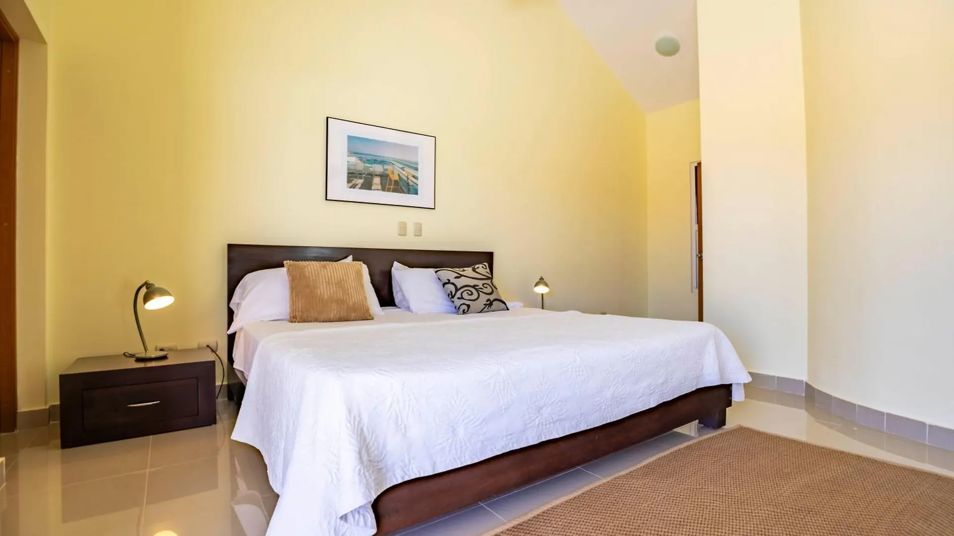 Pro Cab Paradise Condos קברטה דירה